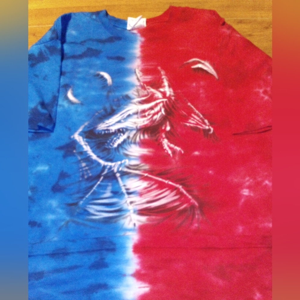 Universal Studios Dueling Dragons Vintage Red/Blue Tie-Dye T-Shirt Size Large